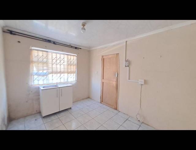 2 BEDROOM PROPERTY TO RENT IN UMLAZI J